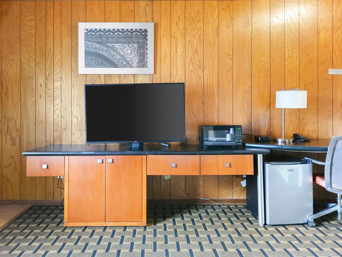 Americas Best Value Inn Хинкли Екстериор снимка